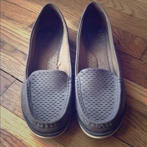 Size 8 tan natural soul flat